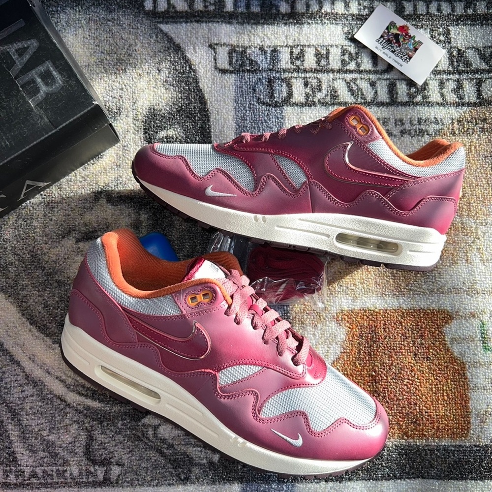 Nike Air Max Patta Size 10.5